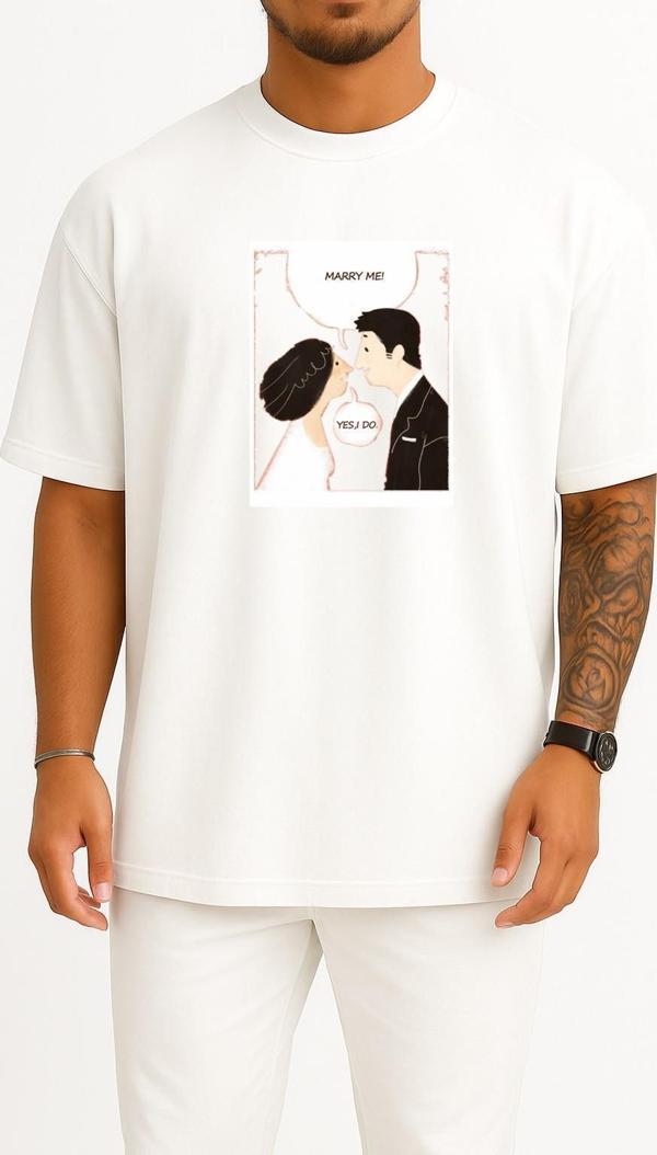 Oversize Benimle Evlen - Evet Evlenicem Göğüs Tasarımlı Unisex T-Shirt - Image 1