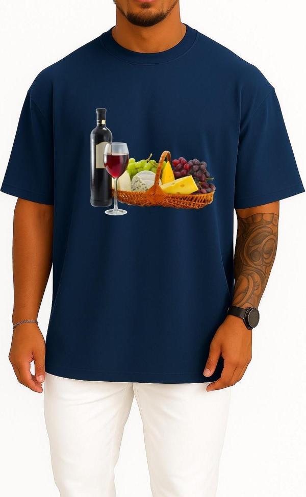 Oversize Şişe Wine Ve Meyve Tabağı Göğüs Tasarımlı Unisex T-Shirt - Image 1