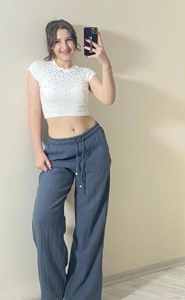 Taş İşlemeli Pamuk Dokuma Crop T-Shirt Beyaz - Image 1