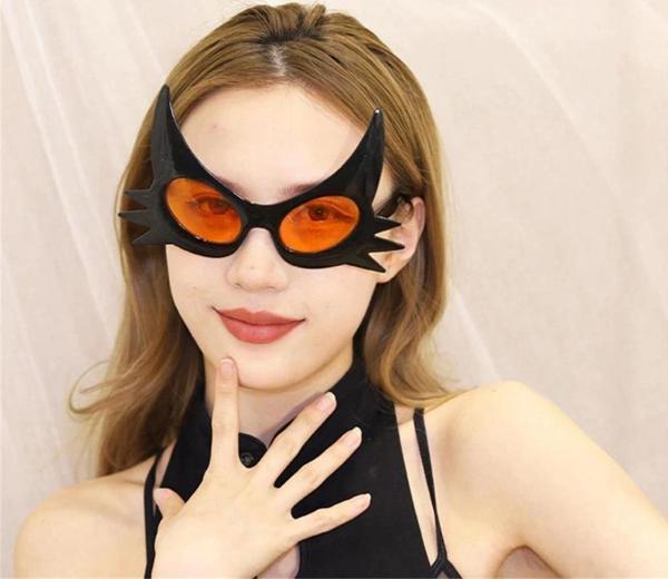 NessiWorld SiyahRenkBıyıkTasarımlıKediGözlüğü19x11cm - Image 1