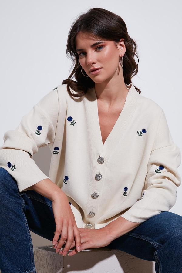 Lela Oversize Fit Desenli V Yaka Triko Bayan Hırka 4616193 Krem-Saks - Image 1