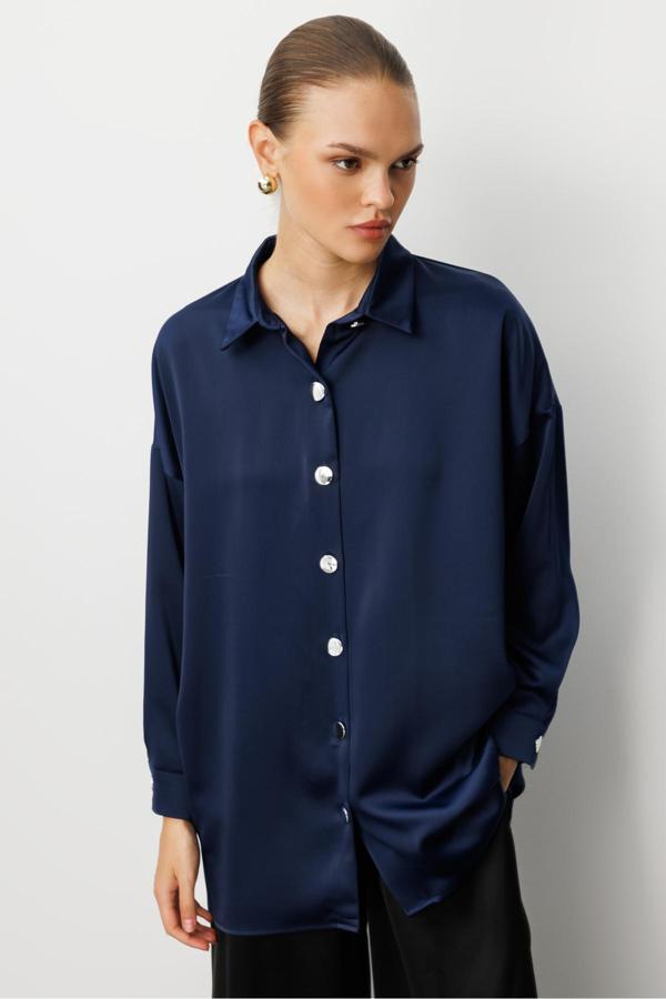 Mizalle Metal Düğmeli Lacivert Saten Tunik Gömlek - Image 1