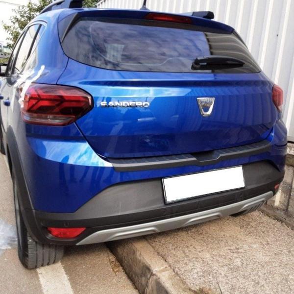 Dacia Sandero 2021- Arka Tampon Eşiği Mat Siyah - Image 1