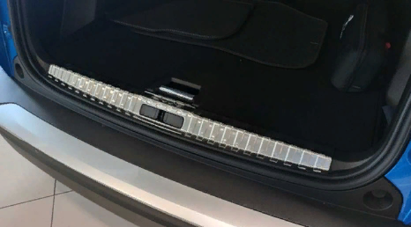 Peugeot 2008 Bagaj Eşik Koruma - Krom - Image 1