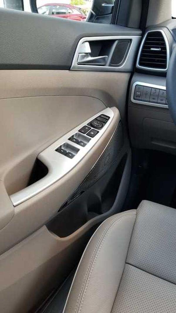 Hyundai Tucson 2015-2018 Kapı Kolçak Kaplama Silver - Image 1