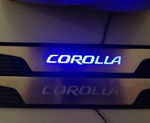Toyota Corolla 2014-2018 Işıklı Kapı Eşiği Mavi - Image 1