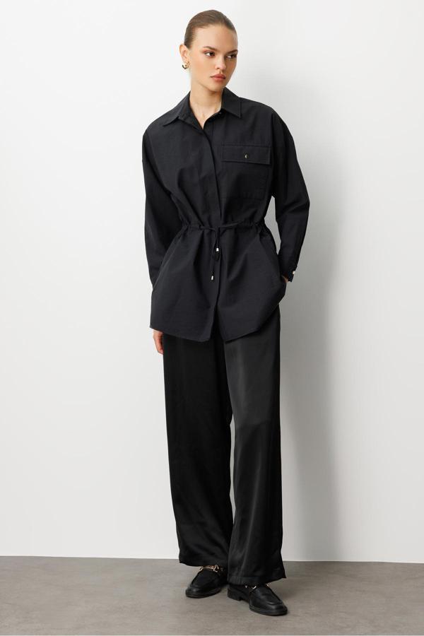 Mizalle Beli İp Büzgülü Siyah Paraşüt Trençkot Tunik - Image 1