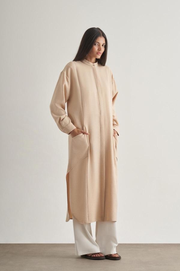 Mizalle Keten Dokulu Verev Cepli Bej Rengi Uzun Tunik - Image 1
