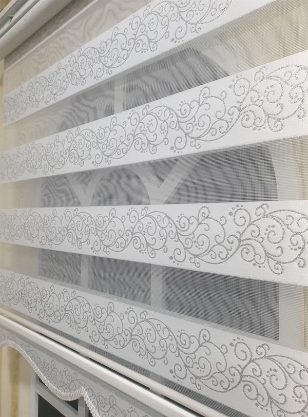 StorBurada Zebra Stor Perde Sarmaşık Desen Gümüş Simli  Etek Dilimli STB9300 V 01 - Image 1