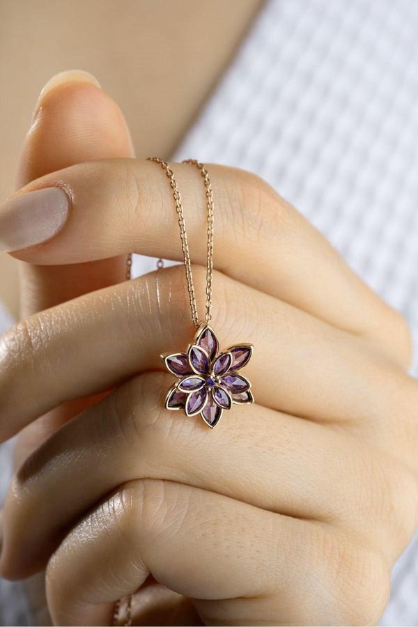 Altın Renk Mor Lotus Çiçeği Kolye Paslanmaz Çelik Kolye - 3400 - Image 1