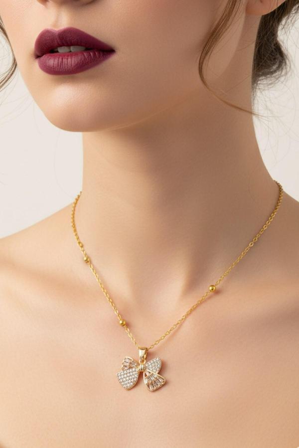 Altın Renk Beyaz Taş Baget Fiyonk Model Top Zincir Çelik Kolye- 3718 - Image 1