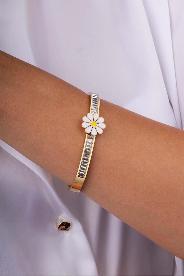 Papatya İşlemeli Baget Taşlı Altın Kaplama Çelik Kadın Kelepçe Bileklik - Image 1