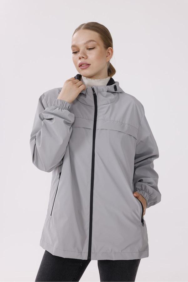 Kadın Kapüşonlu Nova Kumaş Hafif ve Dayanıklı Şık Mevsimlik Su ve Rüzgar Geçirmez Yağmurluk - Image 1