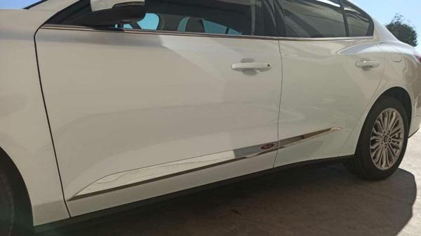 Ford Focus 2019+ Kapı Çıtası - Piano Black - Image 1