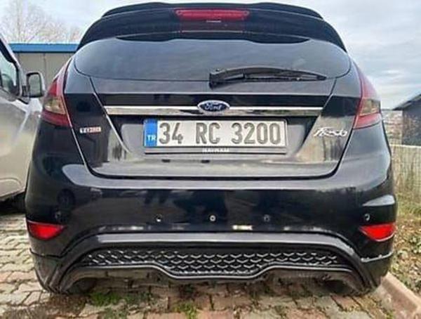 Ford Fiesta St Style Petekli Plastik Difüzör - Image 1