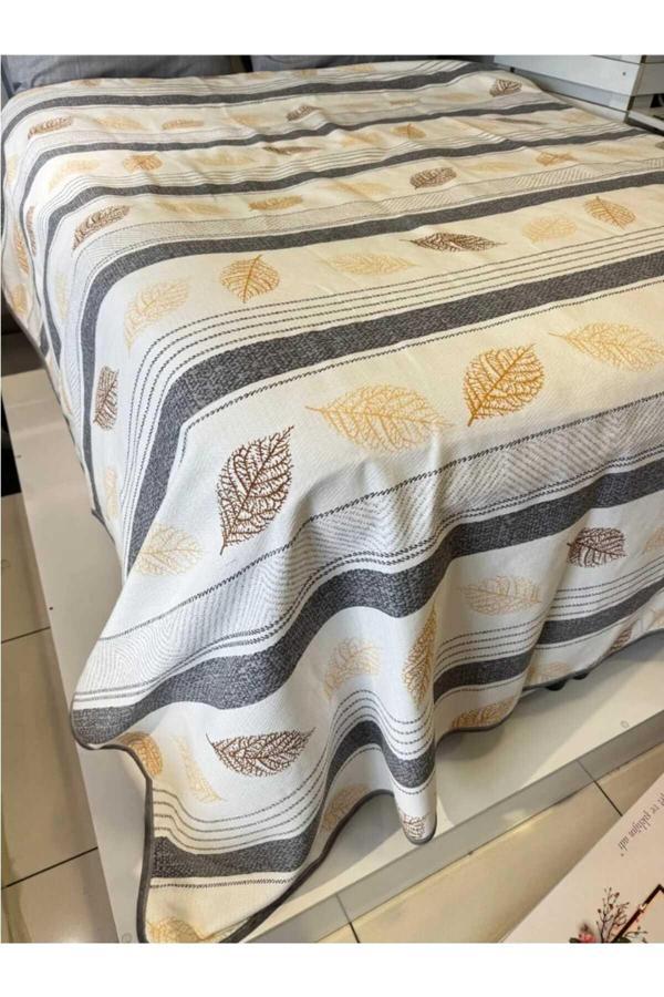 Kizilelmada Yaprak Desenli Renkli Tek Kişilik Pike – 160X240 Cm | Doğadan Hafif Ve Şık Tasarım - Image 1