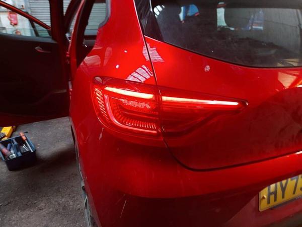 Renault Clio V Icon 2020 Sonrası İç Sağ Stop Lambası - Image 1