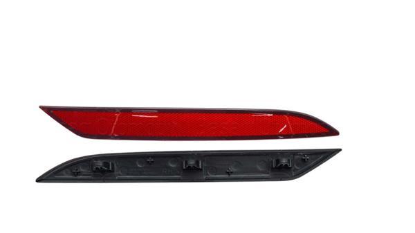 Volkswagen Golf 7.5 2017 Sonrası Arka Sağ Tampon Reflektörü - Image 1