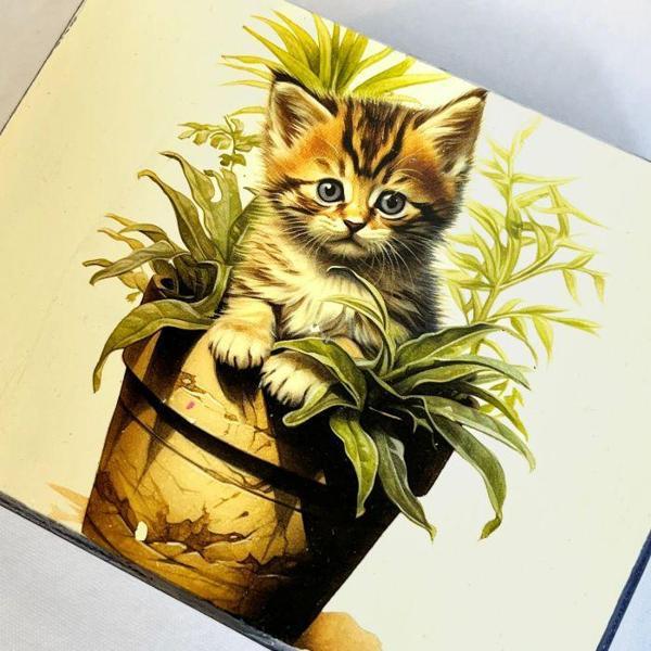 Uretti - Hülya 6683 6791 El Yapımı Nostaljik Retro Kedi Baskılı Kare Ahşap Dekoratif Saklama / Takı Kutusu - Mor - Image 1