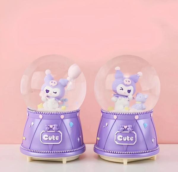 Kuromi Işıklı Müzikli Kar Küresi Orta Boy Alk3118 - Image 1