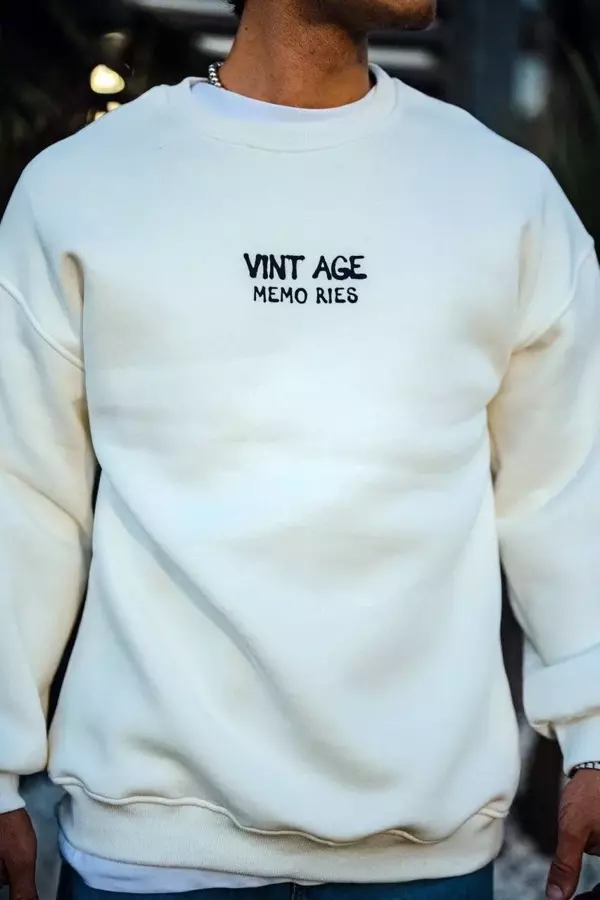Oversize Bisiklet Yaka Üç İplik Baskılı SweatShirt - Beyaz - Image 1