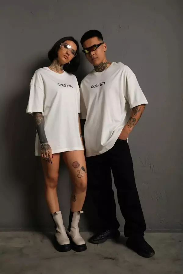 Erkek Sırt Golf Baskılı Oversize T-shirt - Beyaz - Image 1