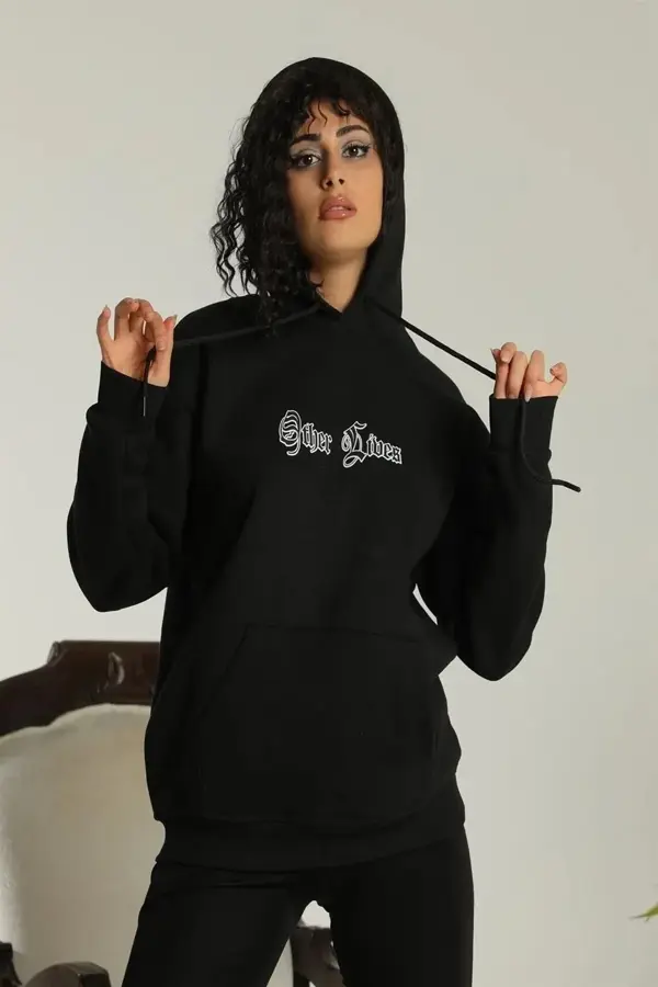 Kadın Sırt Baskılı Oversize Üç İplik Kapüşonlu Sweatshirt - Siyah - Image 1