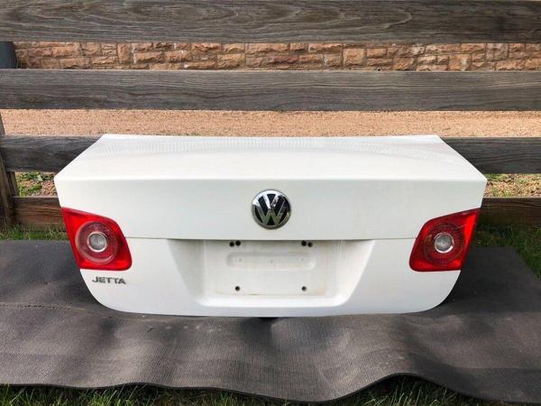Vw Jetta Bagaj Kapağı 05-10 - Image 1