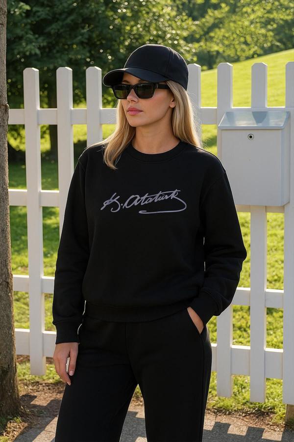 Kadın Atatürk İmzalı Siyah Sweatshirt - Image 1