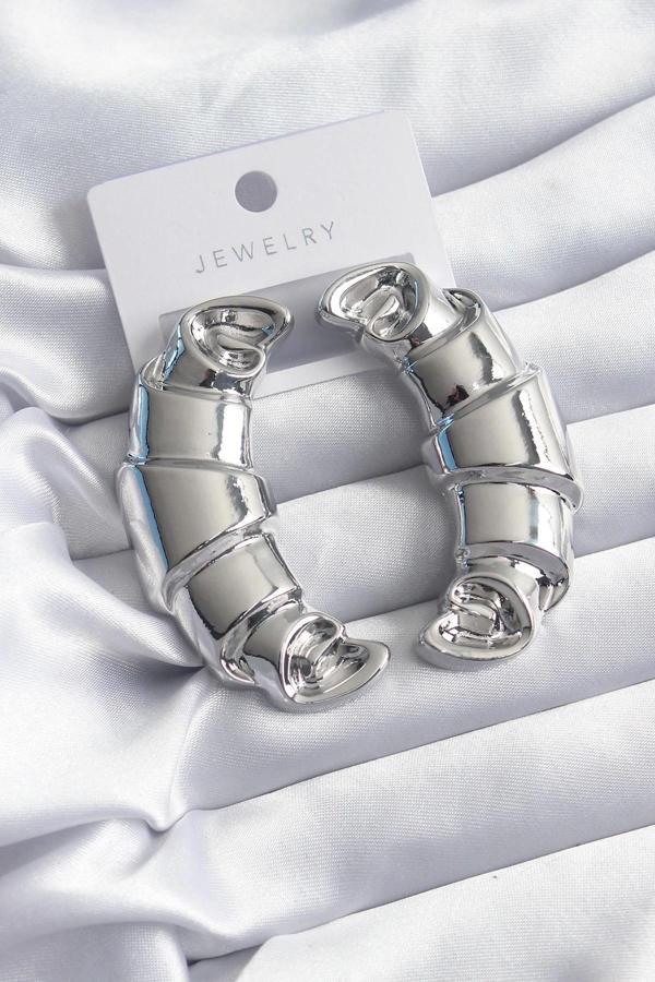 Pirinç Gümüş Renk Kruvasan Model Kadın Küpe - Image 1