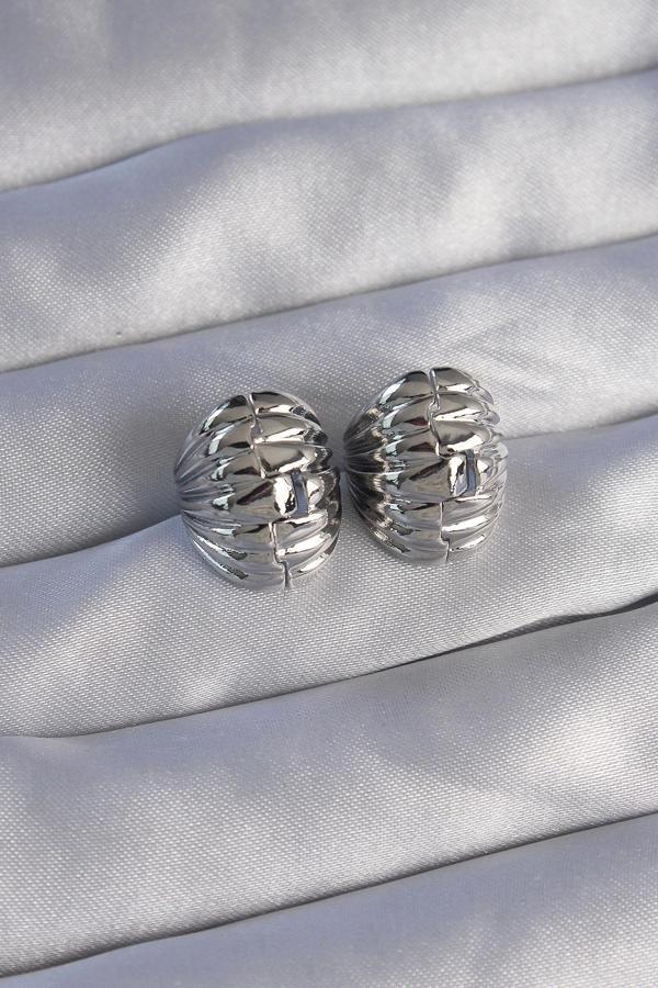 Pirinç Gümüş Renk Tırtıklı Minimal Bombeli Tasarım Küpe - Image 1