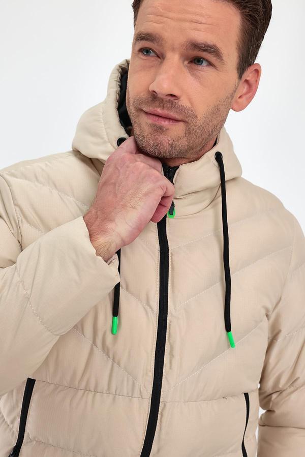 Erkek Krem Standart Fit Normal Kesim İçi Kürklü Sabit Kapüşon Dik Yaka Mont - Image 1