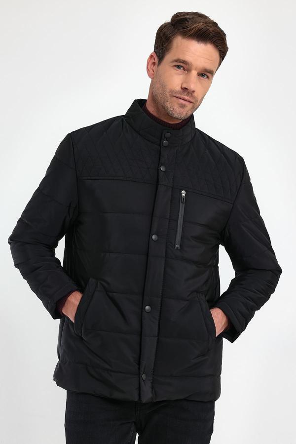 Erkek Siyah Standart Fit Normal Kesim İçi Kürklü Dik Yaka Çıtçıt Detaylı Fermuarlı Kışlık Mont - Image 1