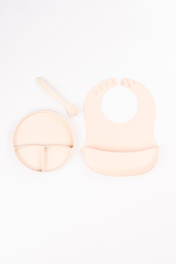 Noibaby 3’Lü Silikon Yemek Seti – Önlük + Diş Kaşıyıcılı Kaşık + Vakumlu Tabak (Krem) - Image 1