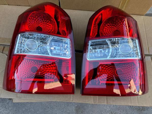 Hyundai Tucson Sağ Sol Stop Lambası Set 2004-2010 - Image 1