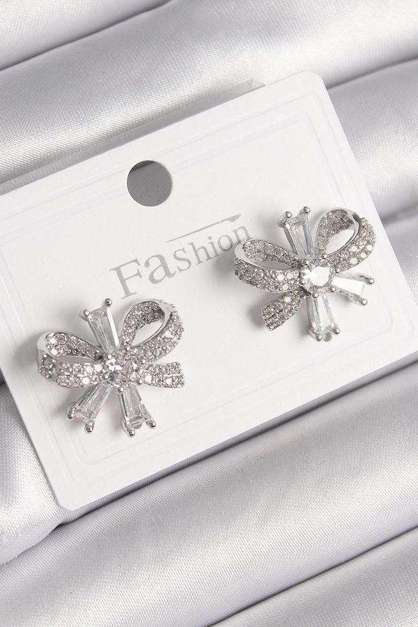 Pirinç Gümüş Renk Zirkon Taşlı Fiyonk Model Kadın Küpe - Image 1