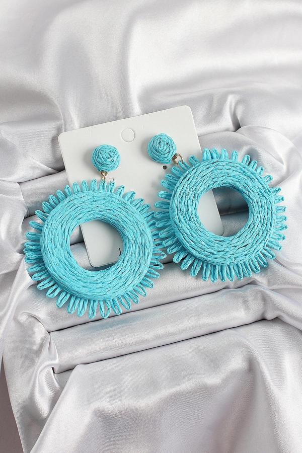 Mavi Püsküllü Halka Figürlü Hasır Örgü Model Gold Renk Kadın Küpe - Image 1