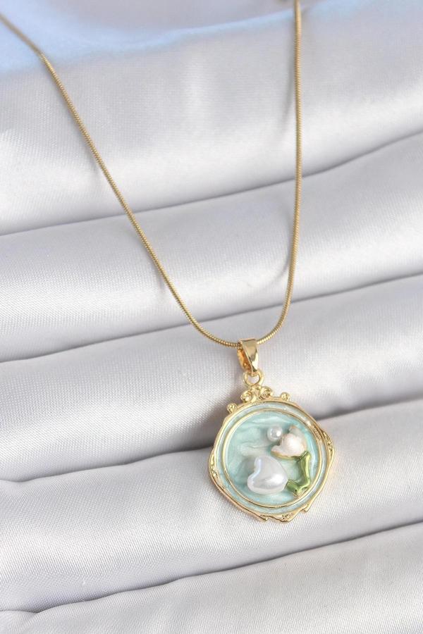 316L Çelik Gold Renk Zincir Turkuaz Mineli İncili Çiçek İşlemeli Portre Model Kadın Kolye - Image 1