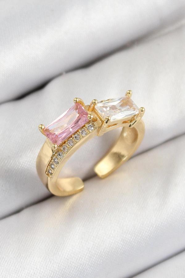 Pirinç Zirkon Taşlı Dikdörtgen Model Gold Renk Kadın Yüzük - Image 1