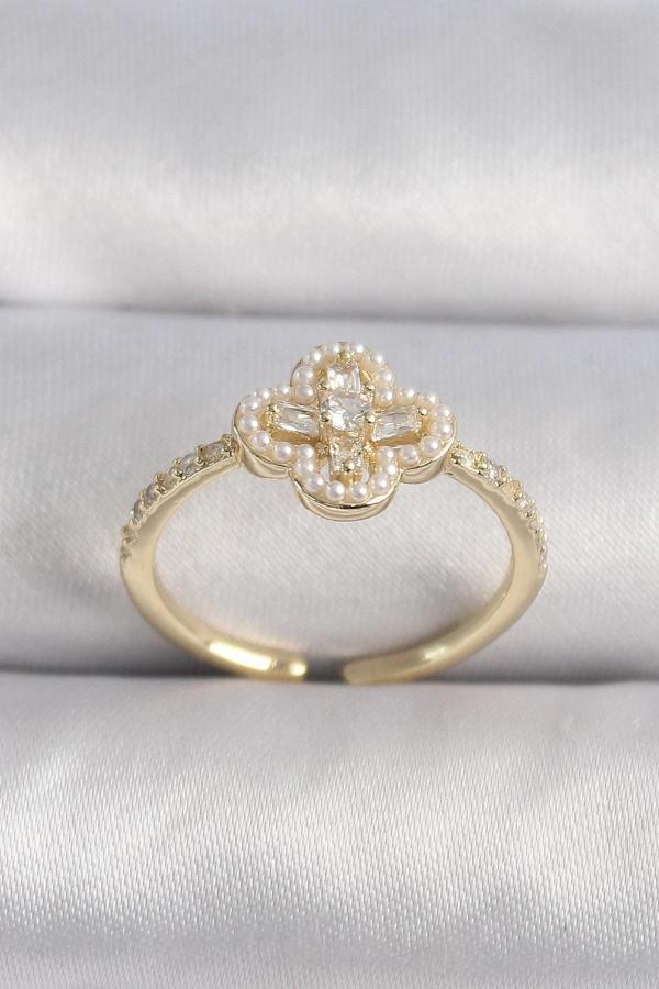 Pirinç Gold Renk Zirkon Taşlı Yonca Model İnci Detay Kadın Yüzük - Image 1