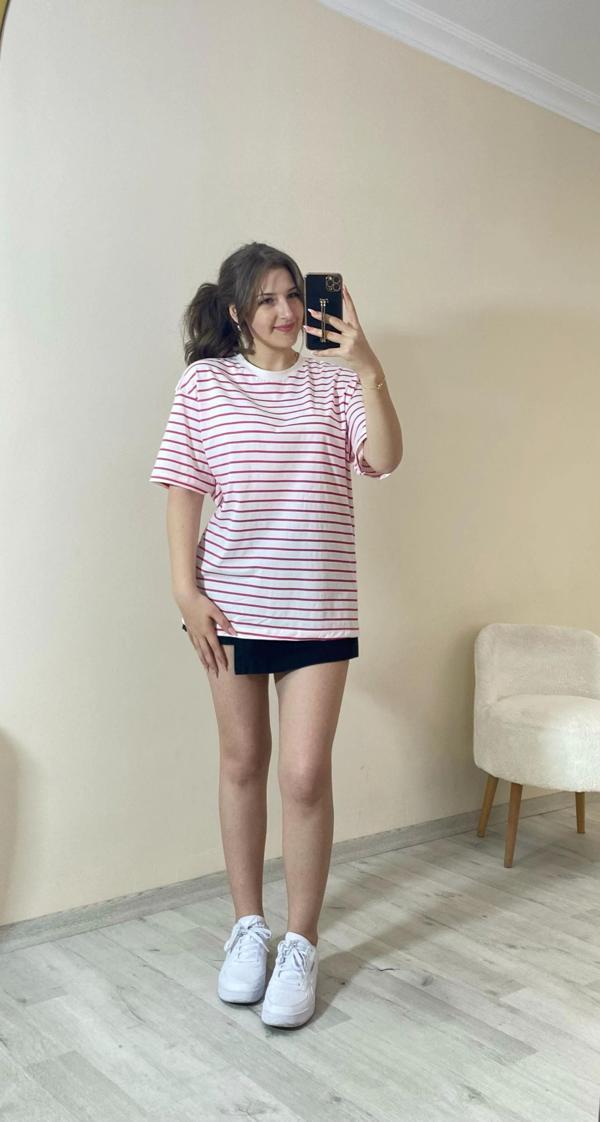 Pembe Çizgili Oversize Tişört - Image 1