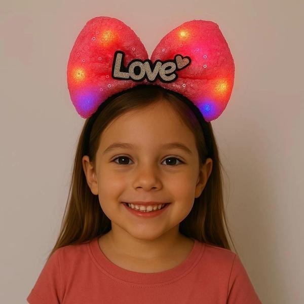 Led Işıklı Love Yazılı Fuşya Fiyonk Taç – Kız Çocuk Parti Tacı - Image 1