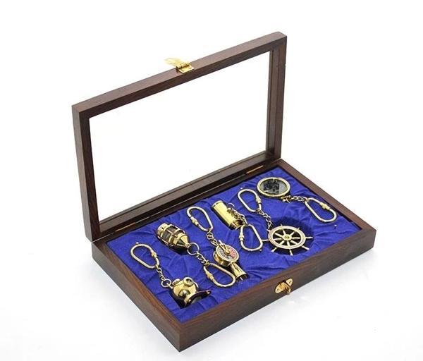 Ahşap Kutulu Pirinç 6'lı Anahtarlık Seti 2668 - Image 1