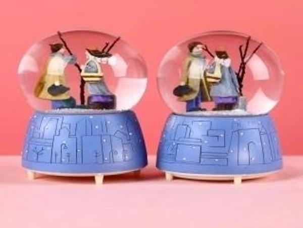 Işıklı Müzikli Kar Küresi Orta Boy Mh-97 - Image 1