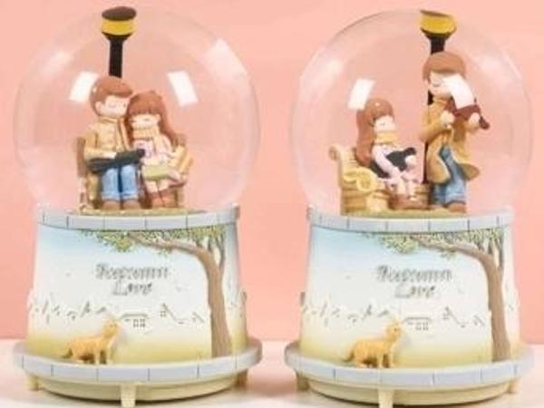 Sonbahar Sevgili Kar Küresi Orta Boy - Image 1