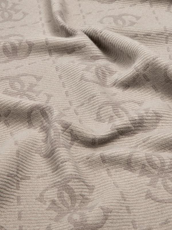 Guess Scar Kadın Gri Şal AW5217VIS03-GRY - Image 1