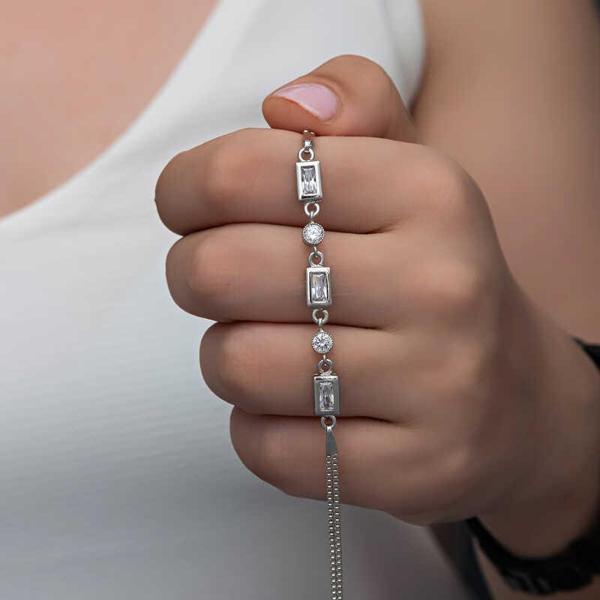 Gümüş Dikdörtgen Zirkon Taşlı Kadın Bileklik - Image 1
