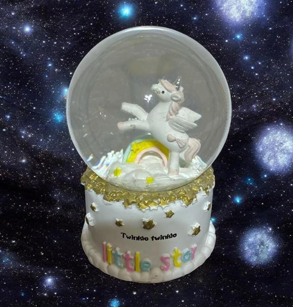 8 cm Müzikli Işıklı  Pony Kar Küresi 3108 - Image 1