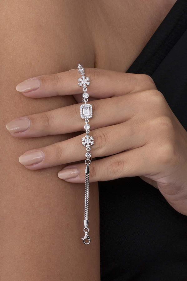 Gümüş Pazarım Kar Tanesi Figürlü Baget Taşlı 925 Ayar Gümüş Kadın Bileklik - Image 1