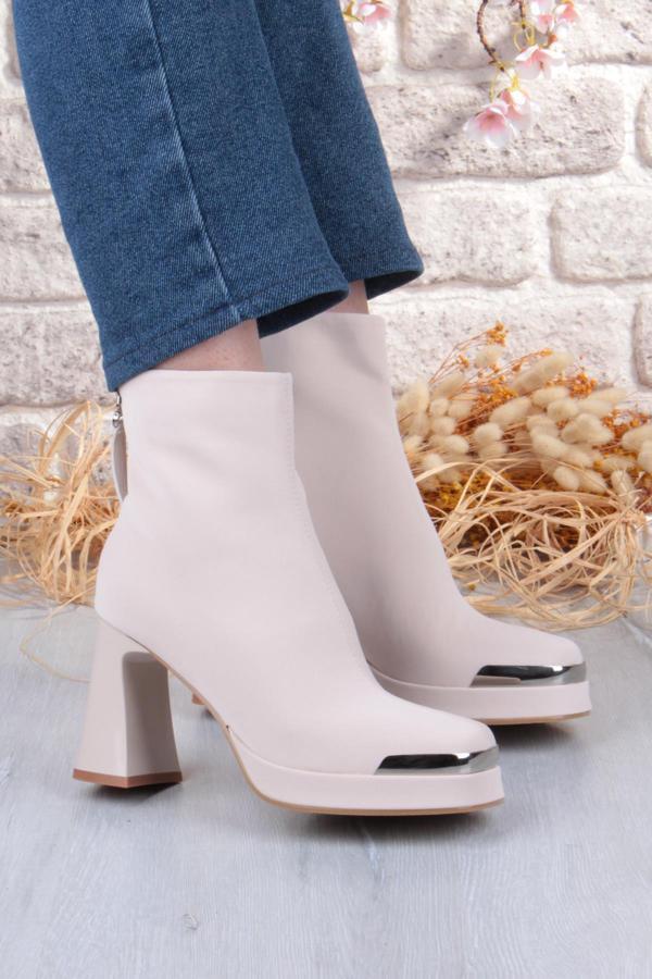 Guja 25K414-2 Kalın Topuklu Kut Burun Arka Kısımdan Fermuarlı Kadın Bot - Image 1